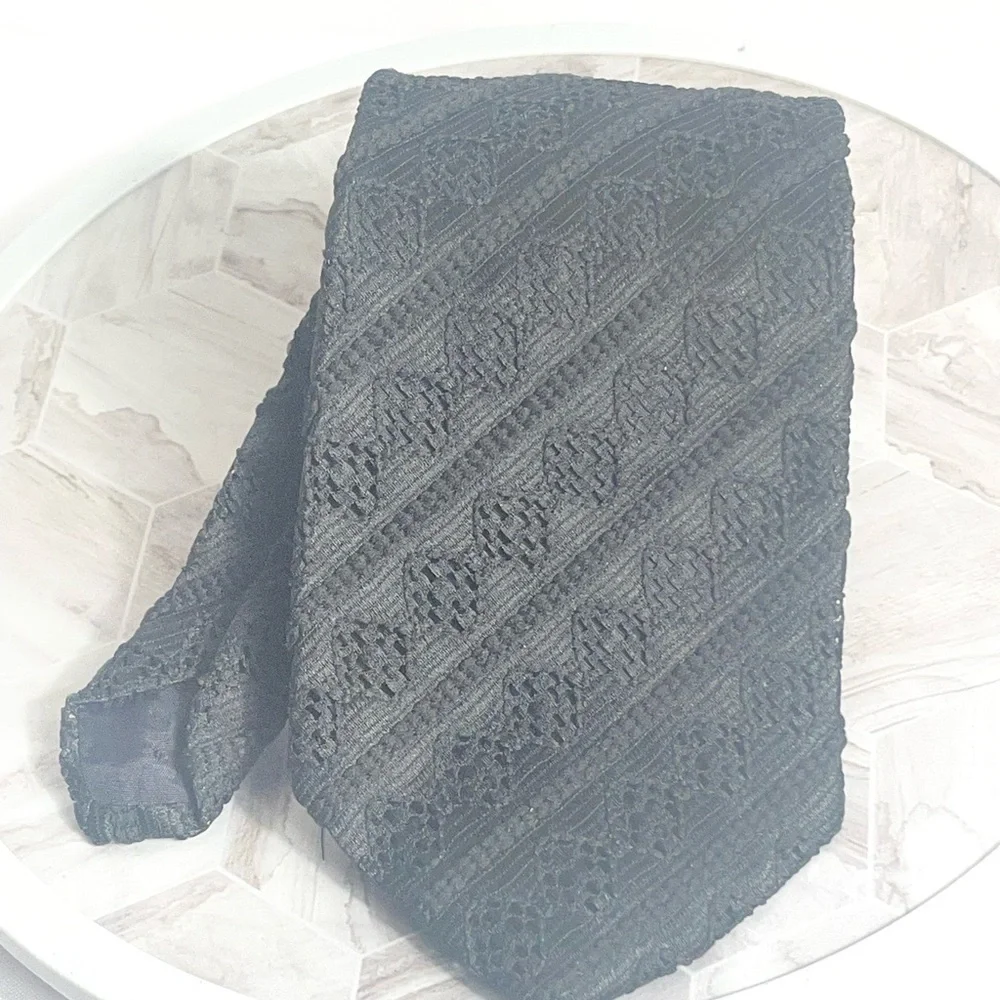 Vintage Armando Collection Black Textured Tie 100% Polyester Made in USA - Picture 2 of 6